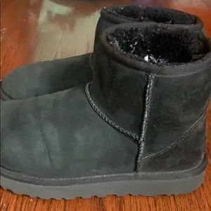 Black mini uggs